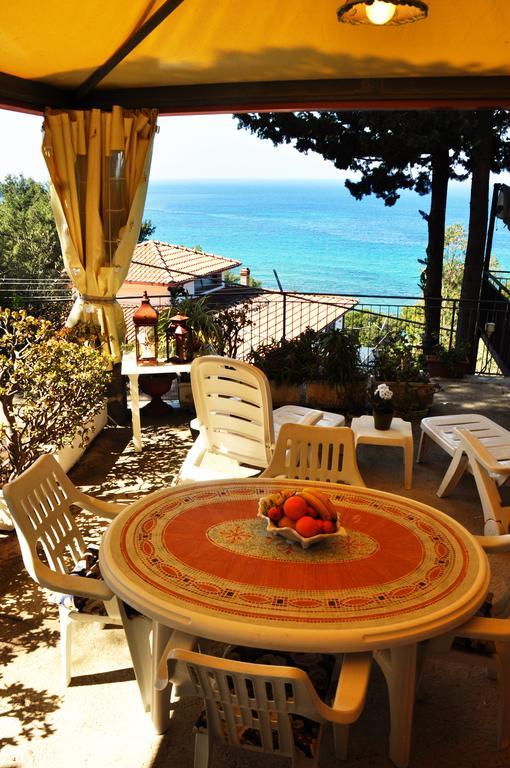 Villa Laura Sea View Apartments Santa Maria di Castellabate Exterior foto